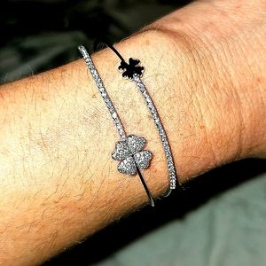 Silver Four Leaf Clover cuff bracelet NWT ✨️